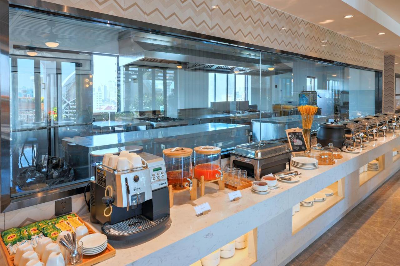 Maxx Phnom Penh Downtown By H World Hotel Екстериор снимка