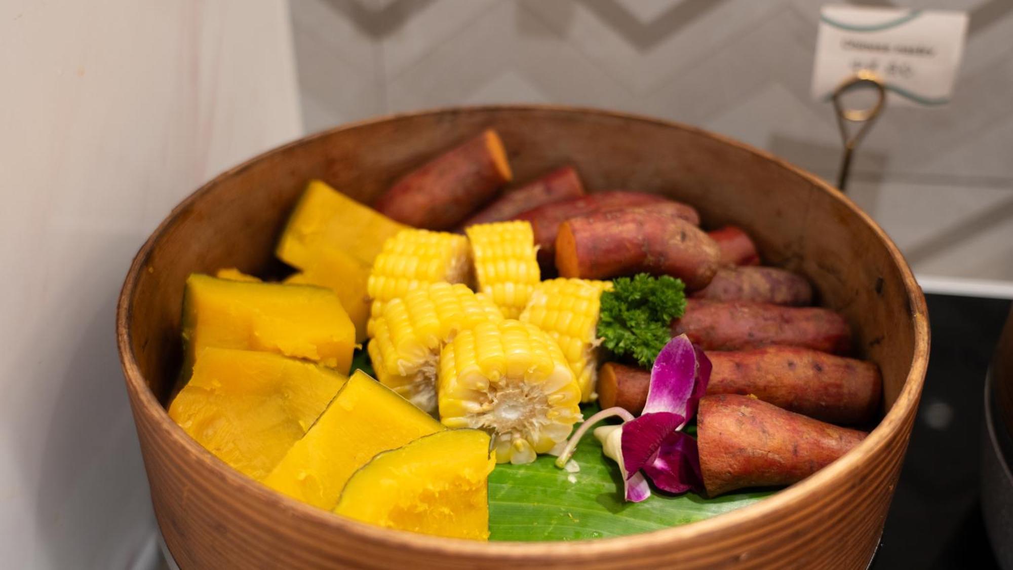 Maxx Phnom Penh Downtown By H World Hotel Екстериор снимка