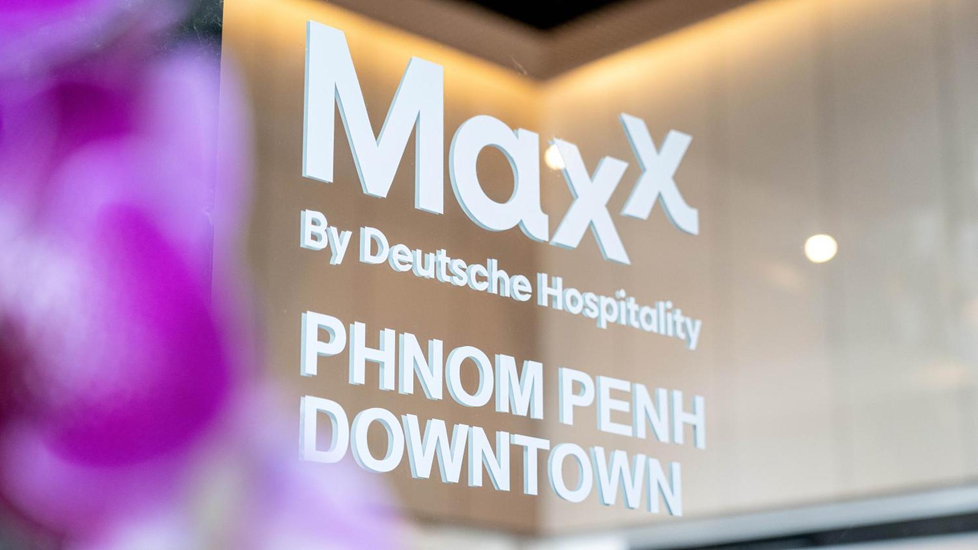 Maxx Phnom Penh Downtown By H World Hotel Екстериор снимка